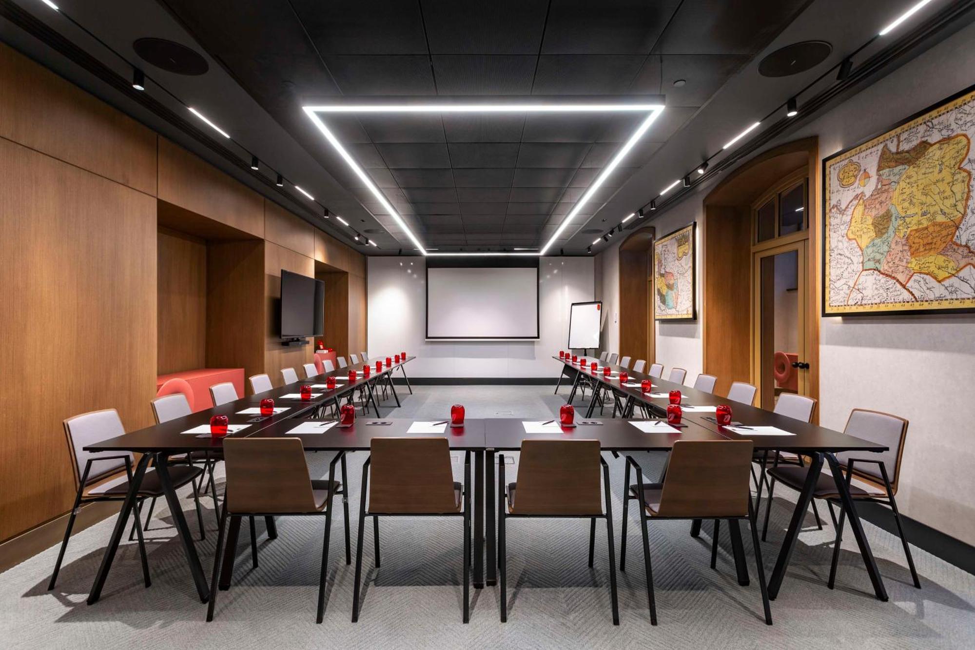 Radisson Red Tbilisi Hotel ภายนอก รูปภาพ