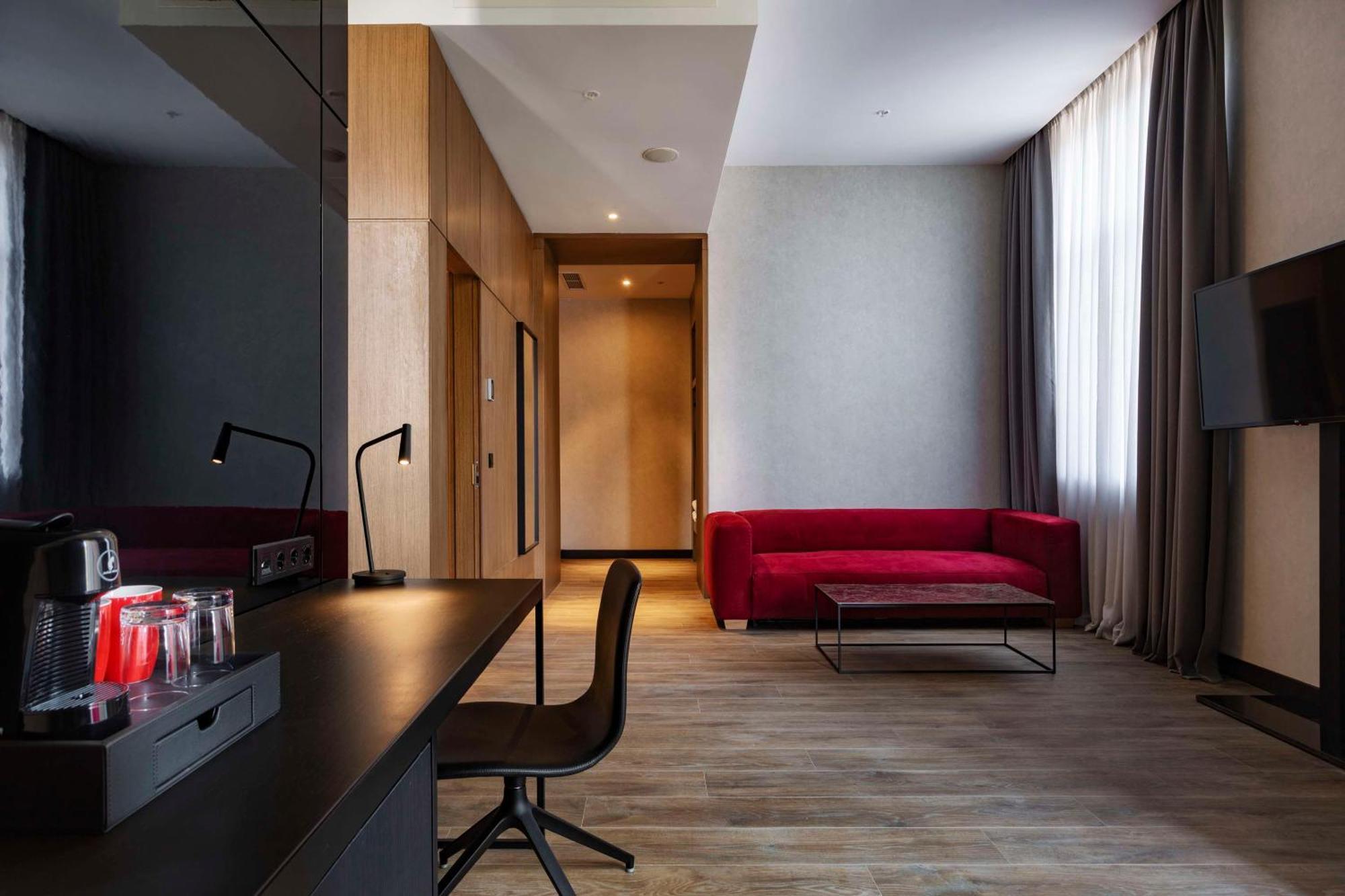 Radisson Red Tbilisi Hotel ภายนอก รูปภาพ
