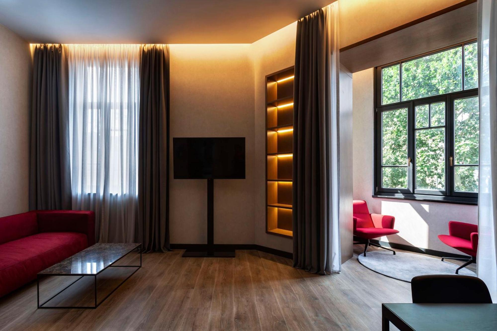 Radisson Red Tbilisi Hotel ภายนอก รูปภาพ