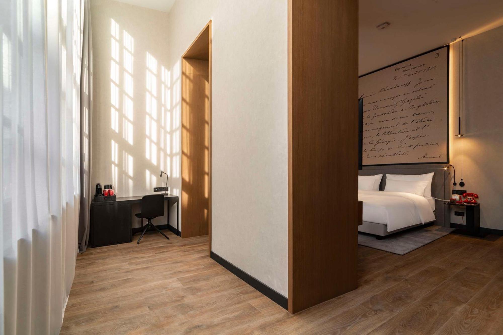 Radisson Red Tbilisi Hotel ภายนอก รูปภาพ