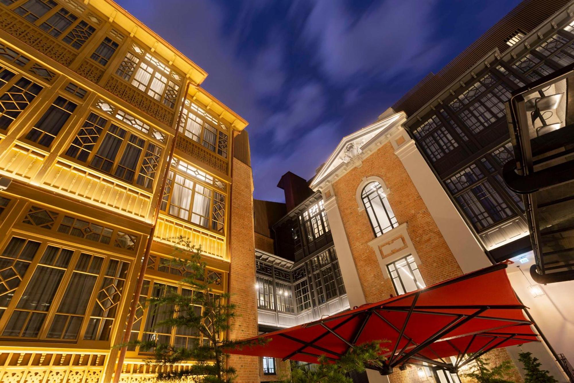 Radisson Red Tbilisi Hotel ภายนอก รูปภาพ